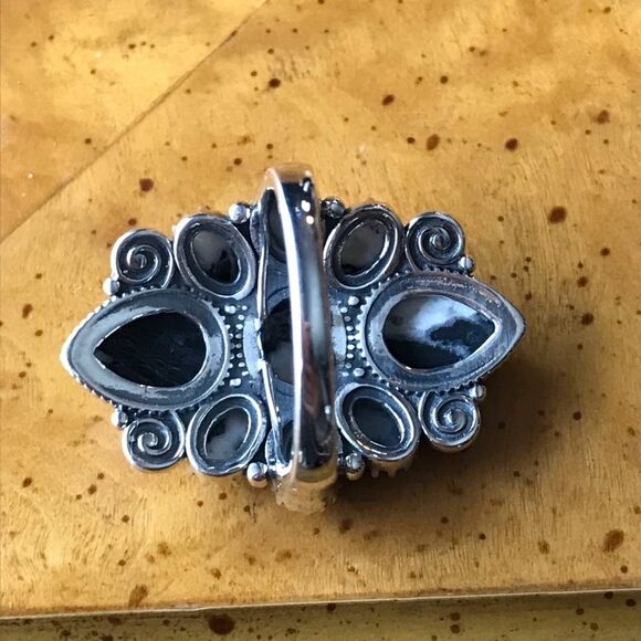 White Buffalo Sterling Silver Ring Size 8 - Picture 7 of 9